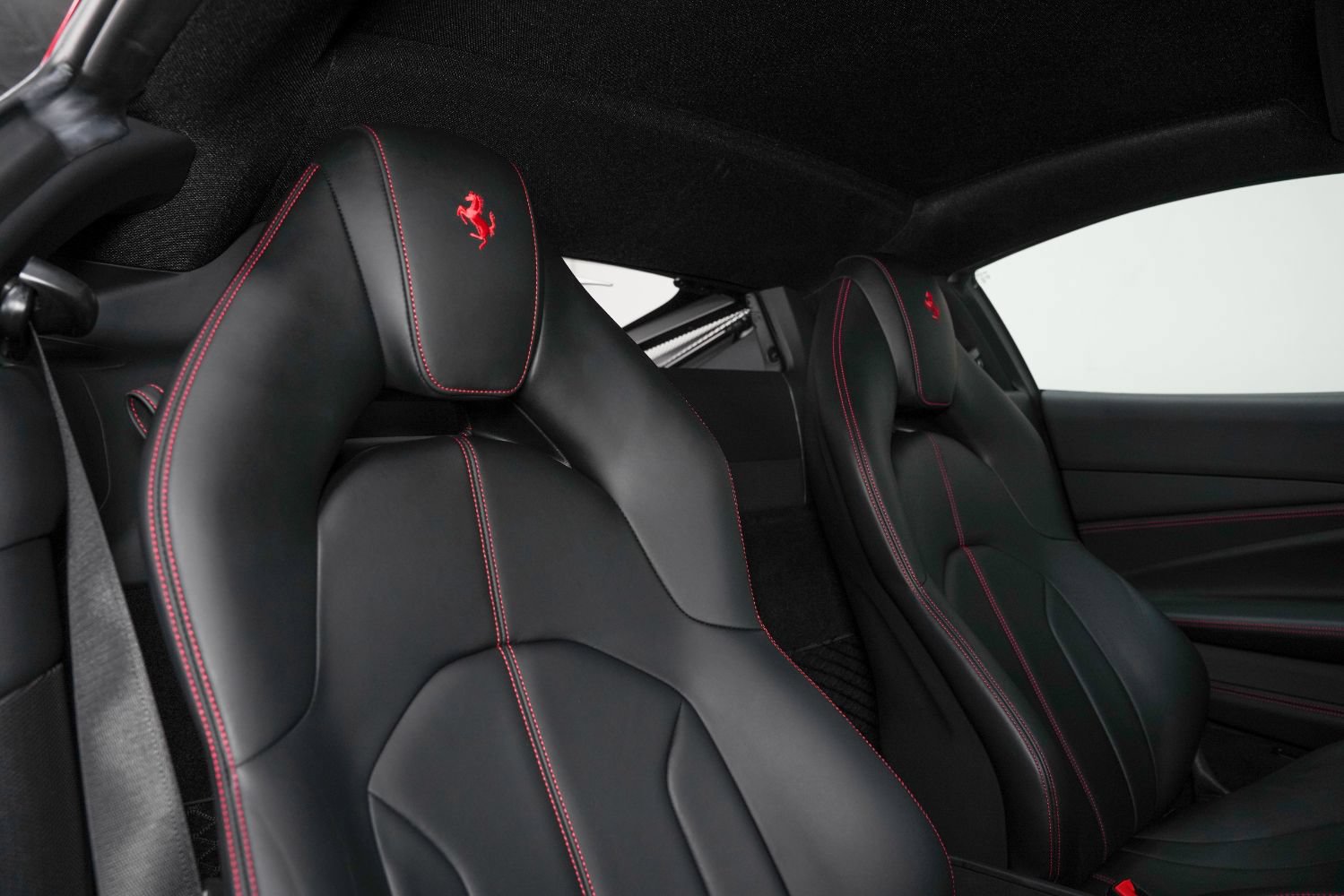 Used 2022 Ferrari F8 Tributo RWD image 28