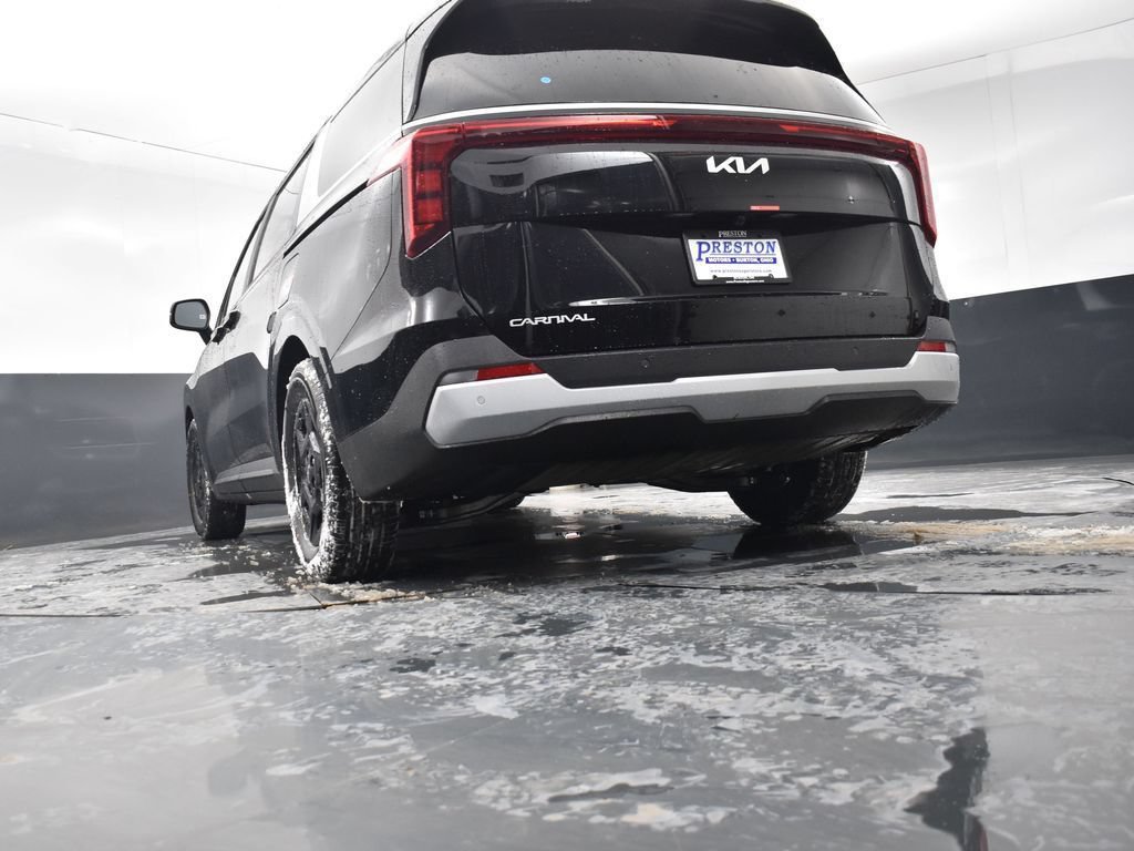 New 2026 Kia Carnival FWD image 16