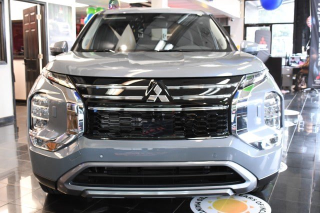 New 2026 Mitsubishi Outlander SE AWD/4WD image 2