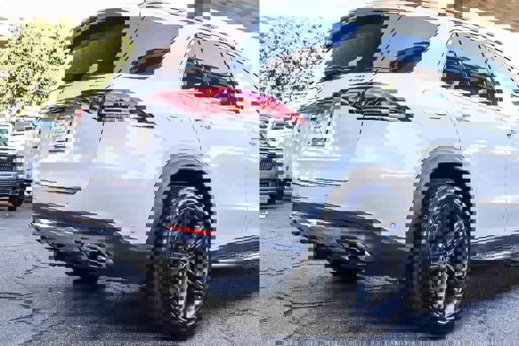 Used 2022 Mercedes-Benz GLE 350 4MATIC w/ Premium Package image 8