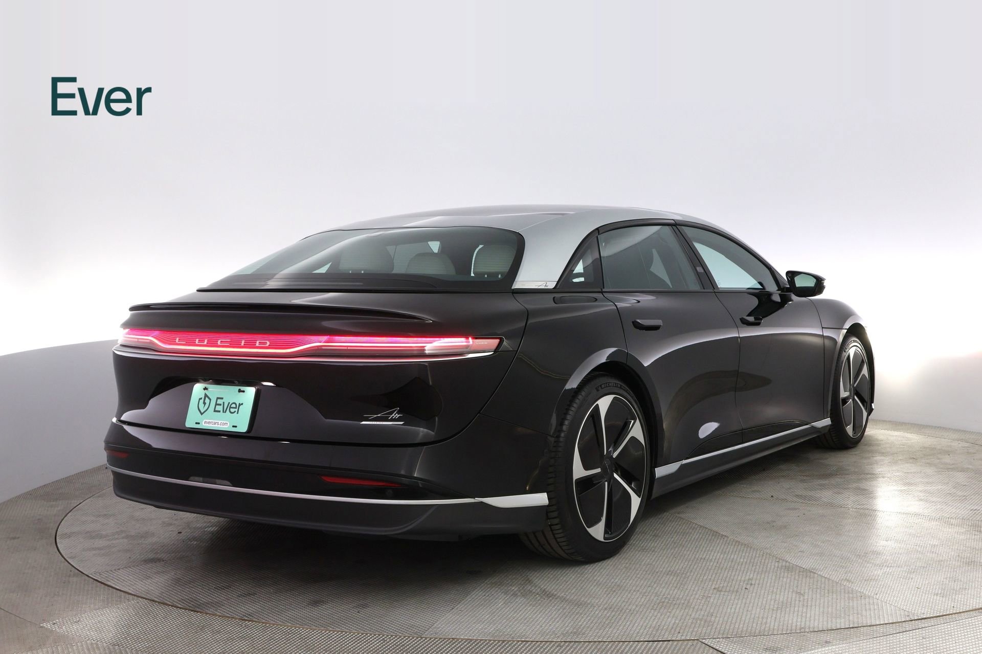 Used 2023 Lucid Air Touring image 3