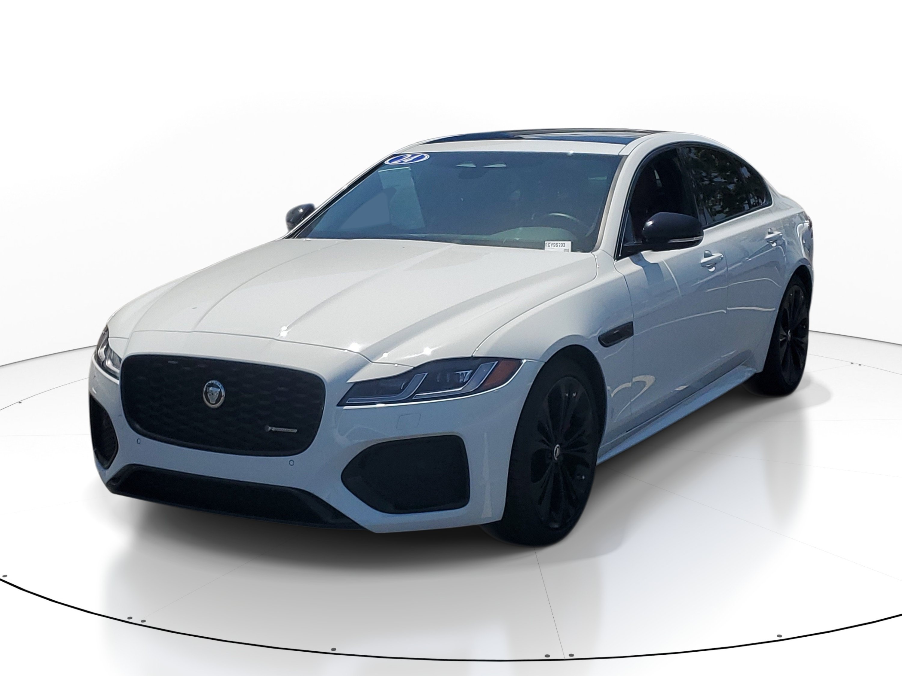 Used 2024 Jaguar XF R-Dynamic SE AWD/4WD image 4