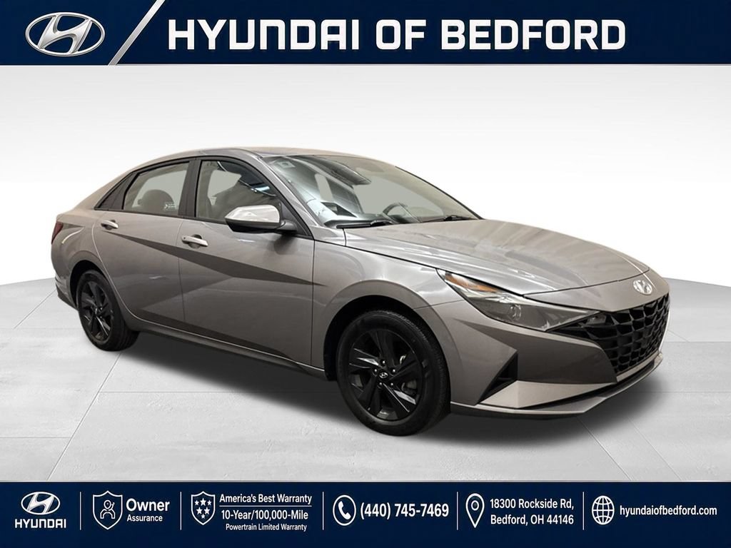Used 2023 Hyundai Elantra SEL w/ Cargo Package FWD image 3