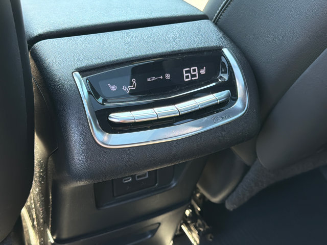 Used 2021 Cadillac XT6 Premium Luxury FWD image 25