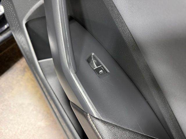 Used 2025 Volkswagen Jetta SE FWD image 24