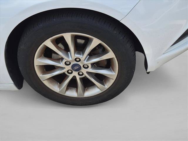 Used 2017 Ford Fusion SE FWD image 9