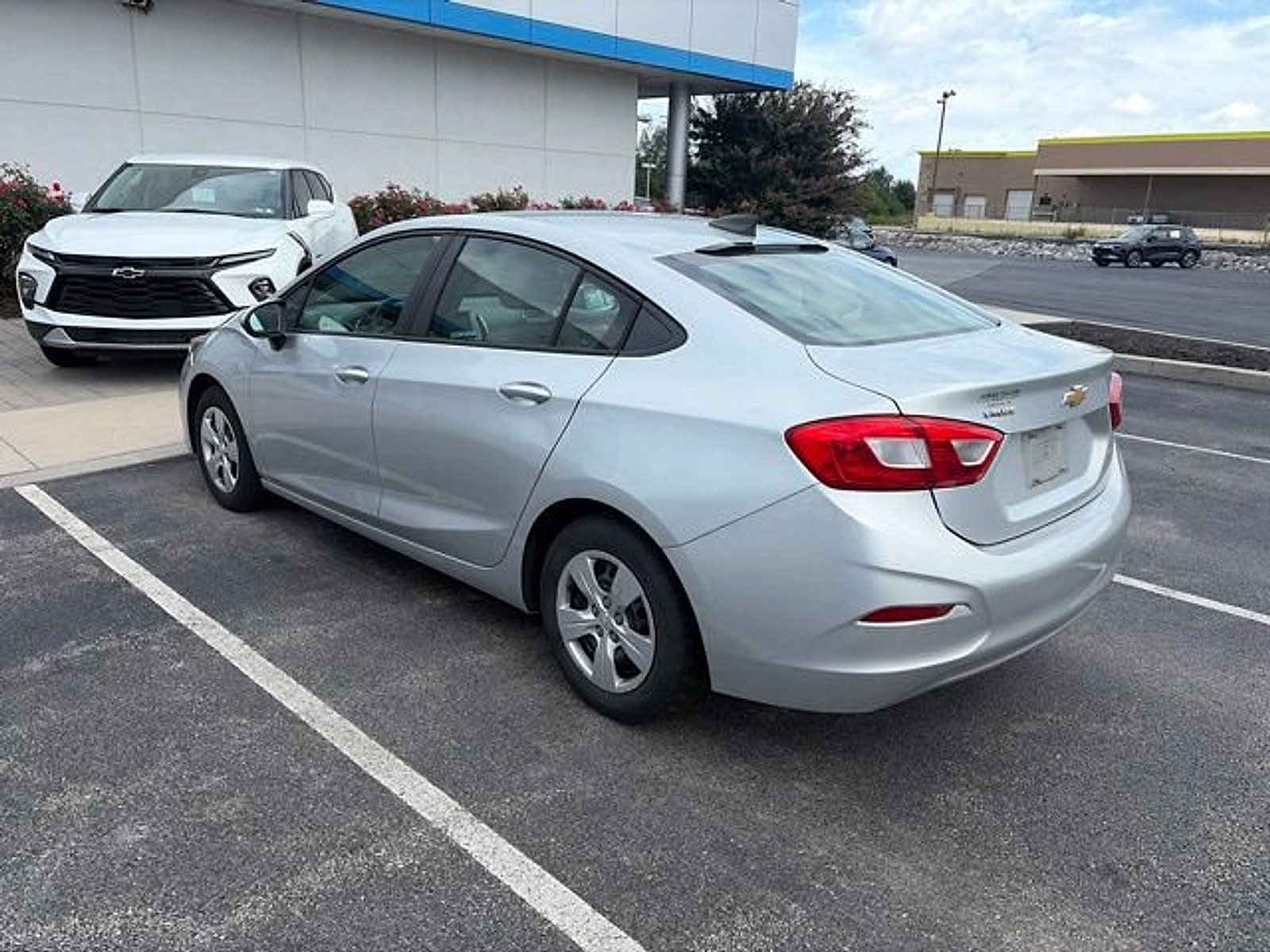 Certified 2017 Chevrolet Cruze LS FWD image 11