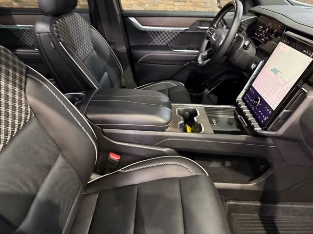 Used 2025 GMC Acadia Denali w/ Super Cruise Package image 26