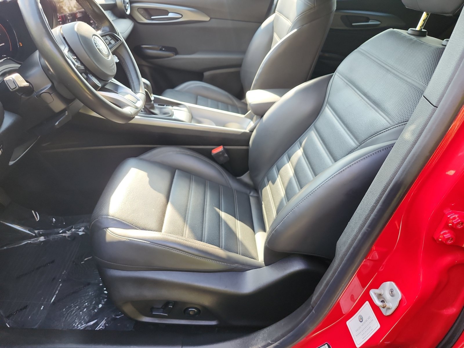 Used 2024 Alfa Romeo Tonale Ti w/ Premium Interior Package AWD/4WD image 9