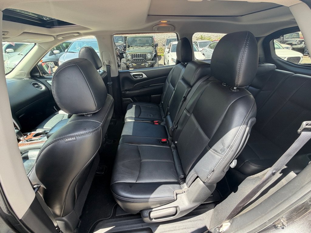 Used 2019 Nissan Pathfinder Platinum FWD image 11