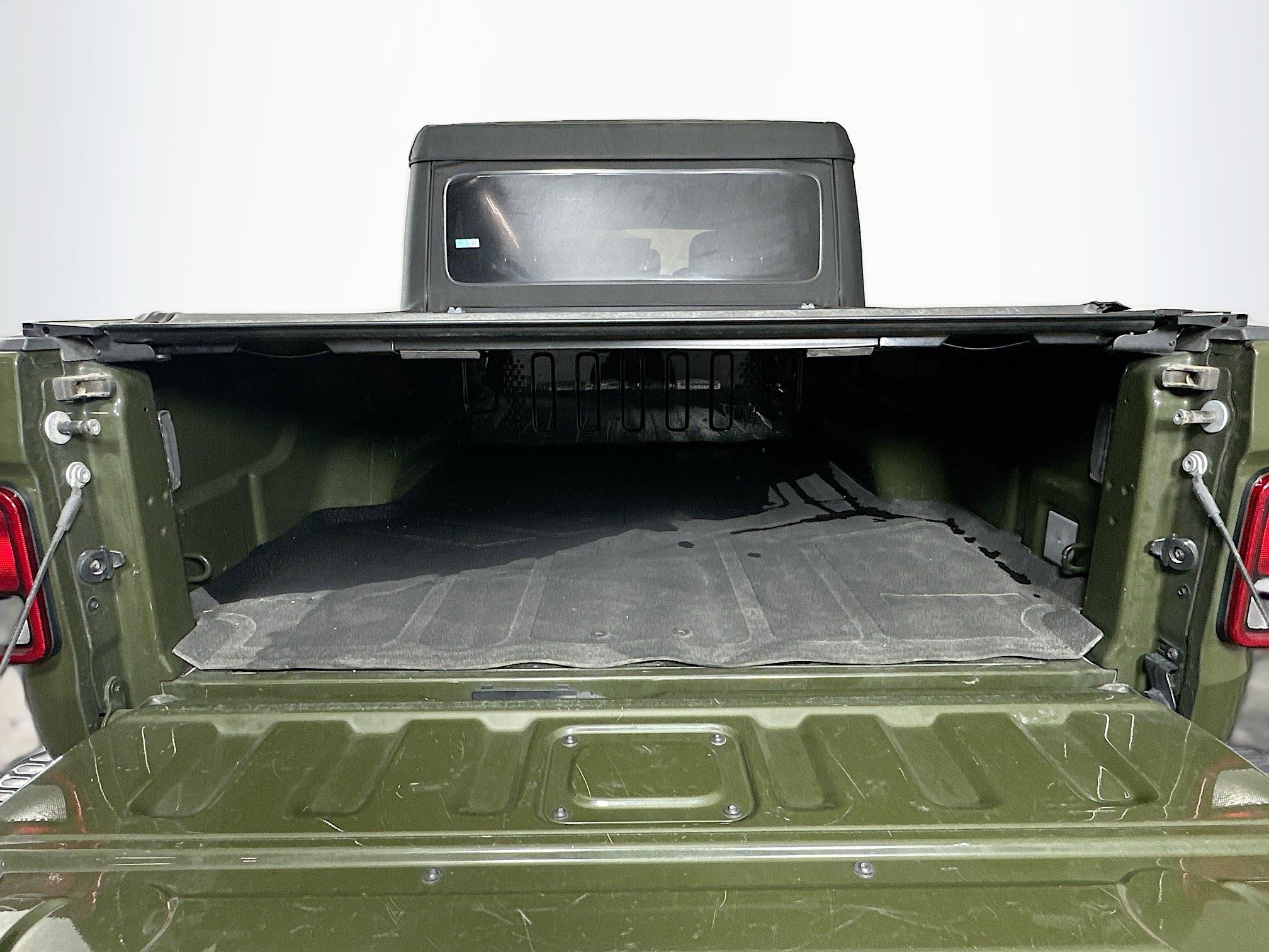 Used 2022 Jeep Gladiator Rubicon w/ Cold Weather Group image 28