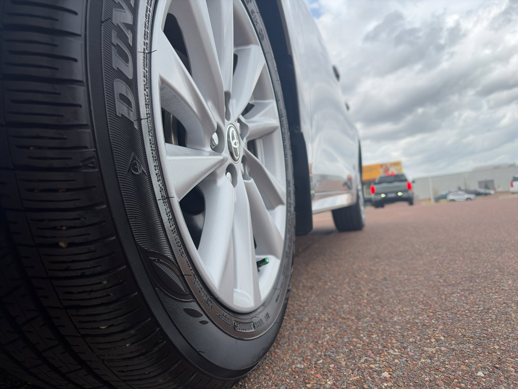 Used 2025 Toyota Corolla SE image 9