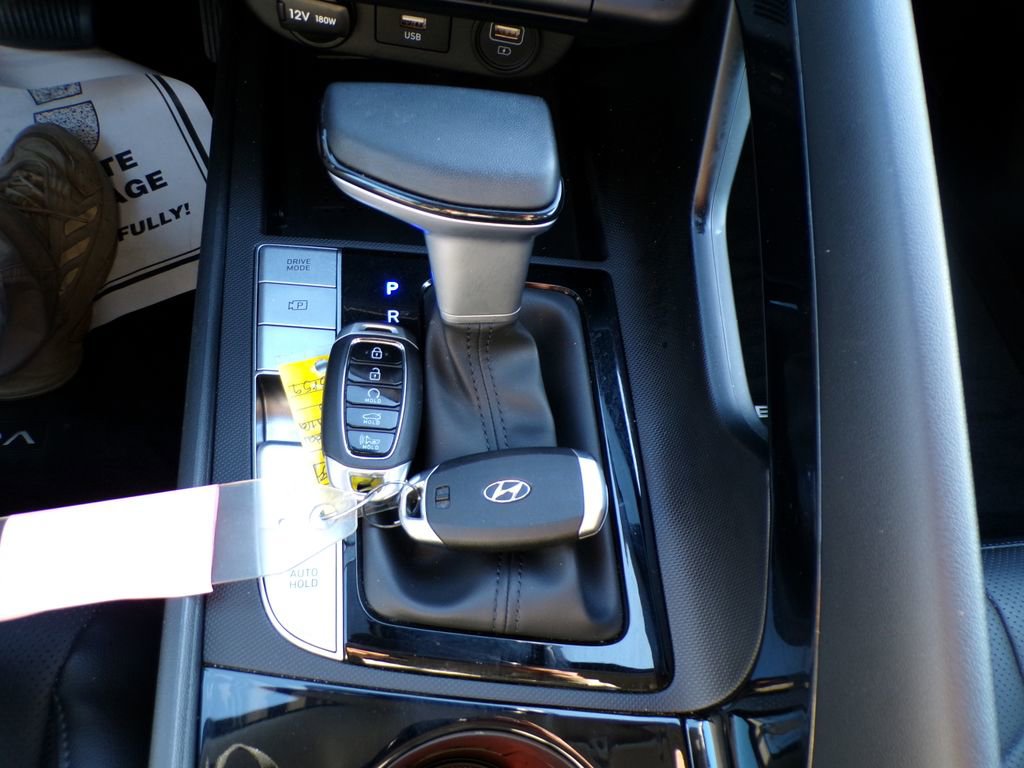 Certified 2023 Hyundai Elantra Limited FWD image 27