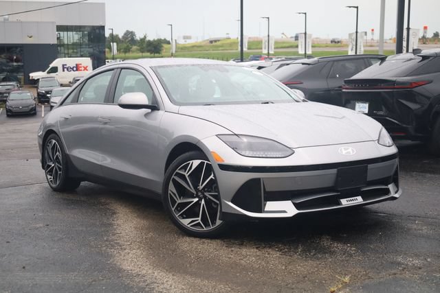 Used 2024 Hyundai Ioniq 6 SEL AWD/4WD image 2