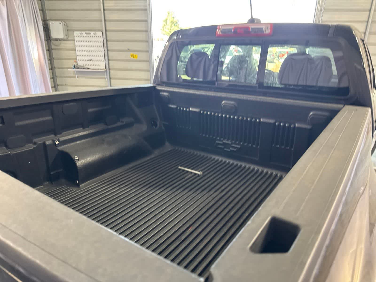 Used 2020 Chevrolet Colorado LT w/ LT Convenience Package RWD image 16