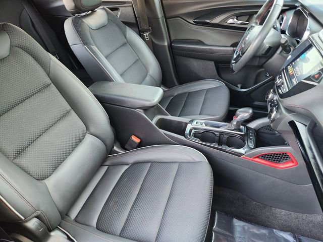 Used 2023 Chevrolet TrailBlazer RS w/ Sun and Liftgate Package FWD image 17