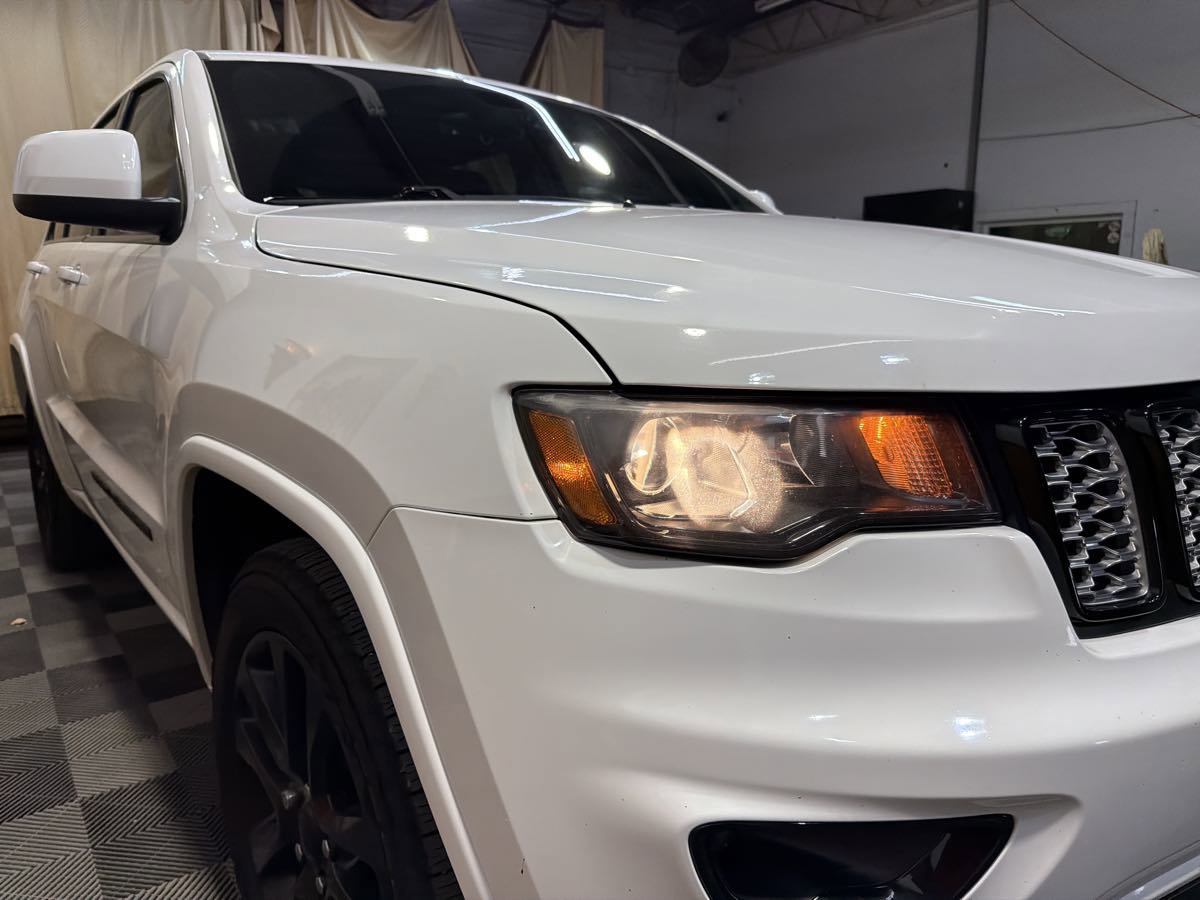 Used 2017 Jeep Grand Cherokee Altitude RWD image 7