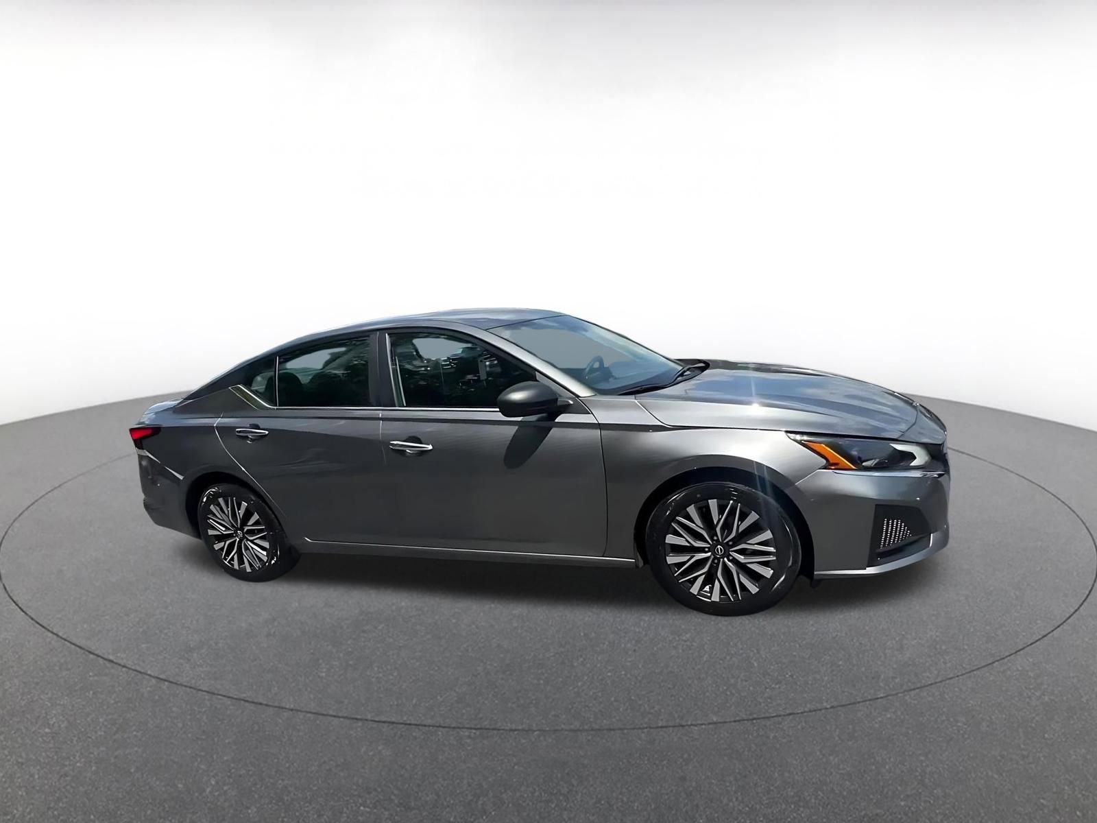 Used 2025 Nissan Altima 2.5 SV FWD video 2