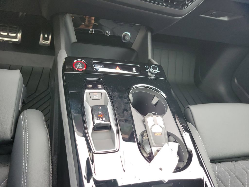 New 2027 Audi SQ6 e-tron Premium Plus AWD/4WD image 13