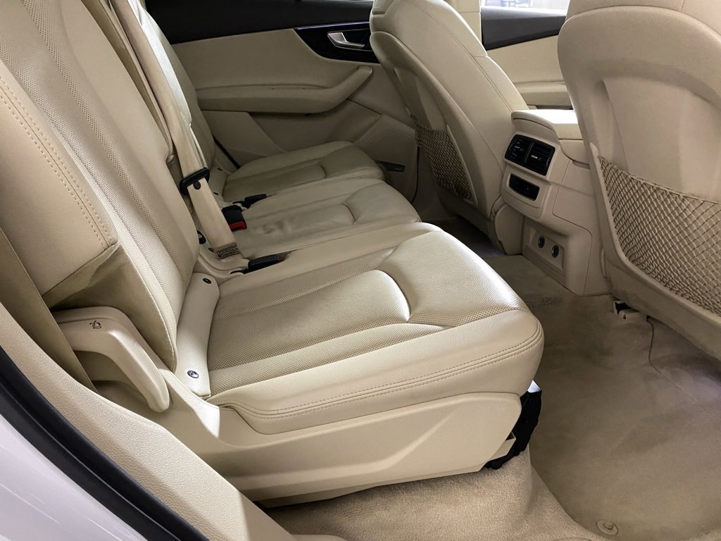 Used 2018 Audi Q7 3.0T Premium Plus w/ Premium Plus Package image 29