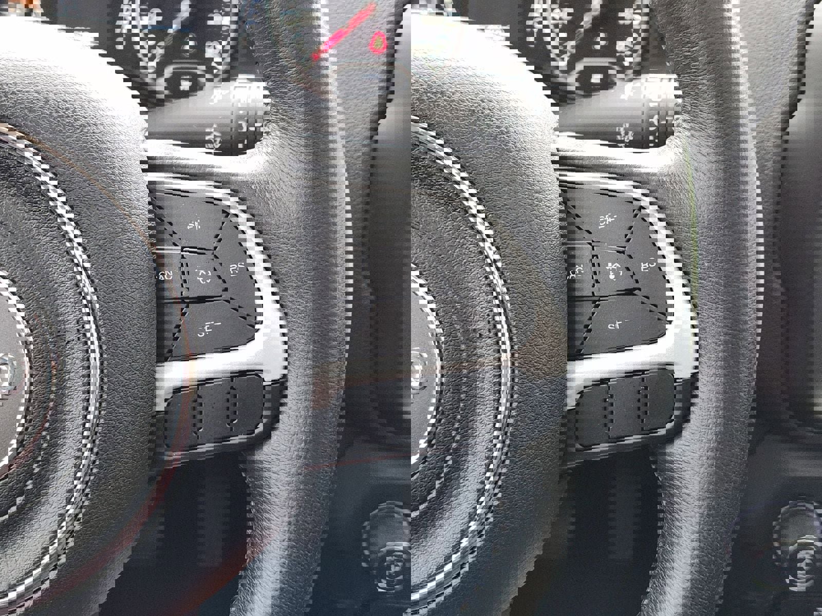 Used 2023 Jeep Renegade Latitude w/ Sun/Sound Group AWD/4WD image 40