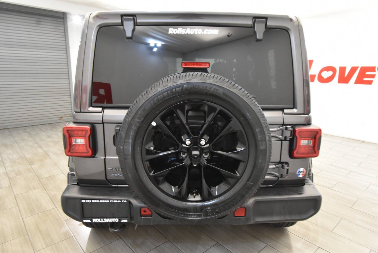 Used 2025 Jeep Wrangler Unlimited Sahara AWD/4WD image 4