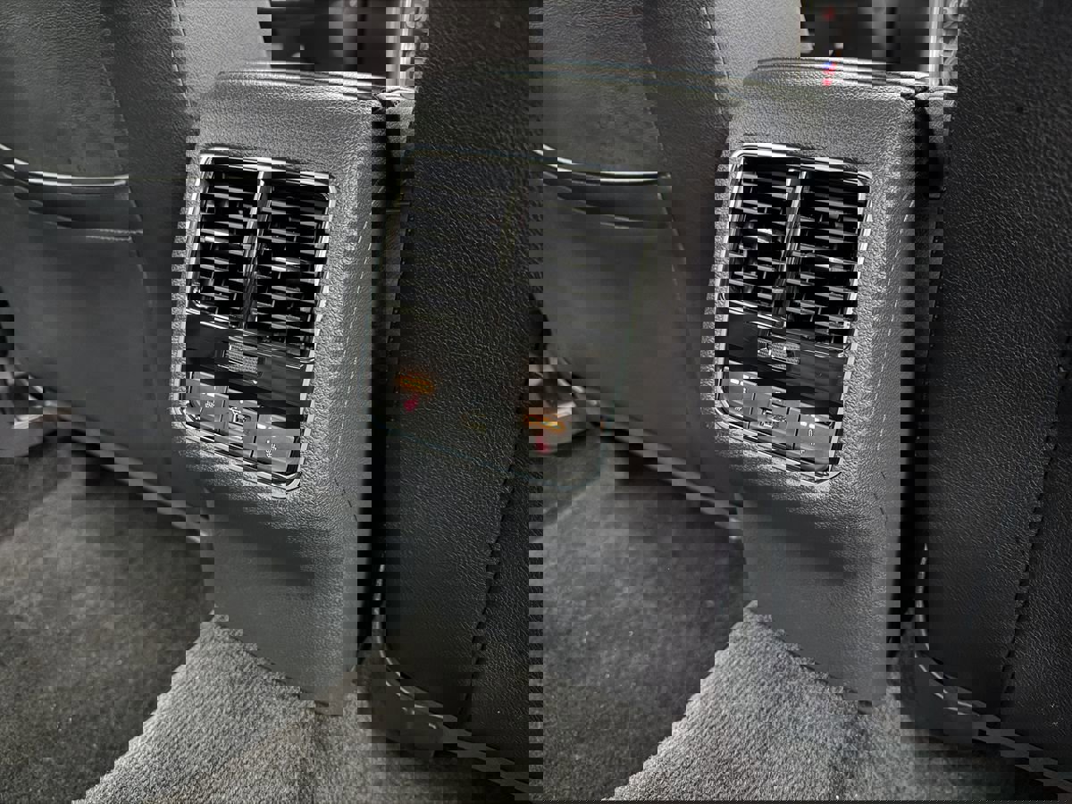 Used 2016 Volkswagen Passat 1.8T SEL Premium image 23