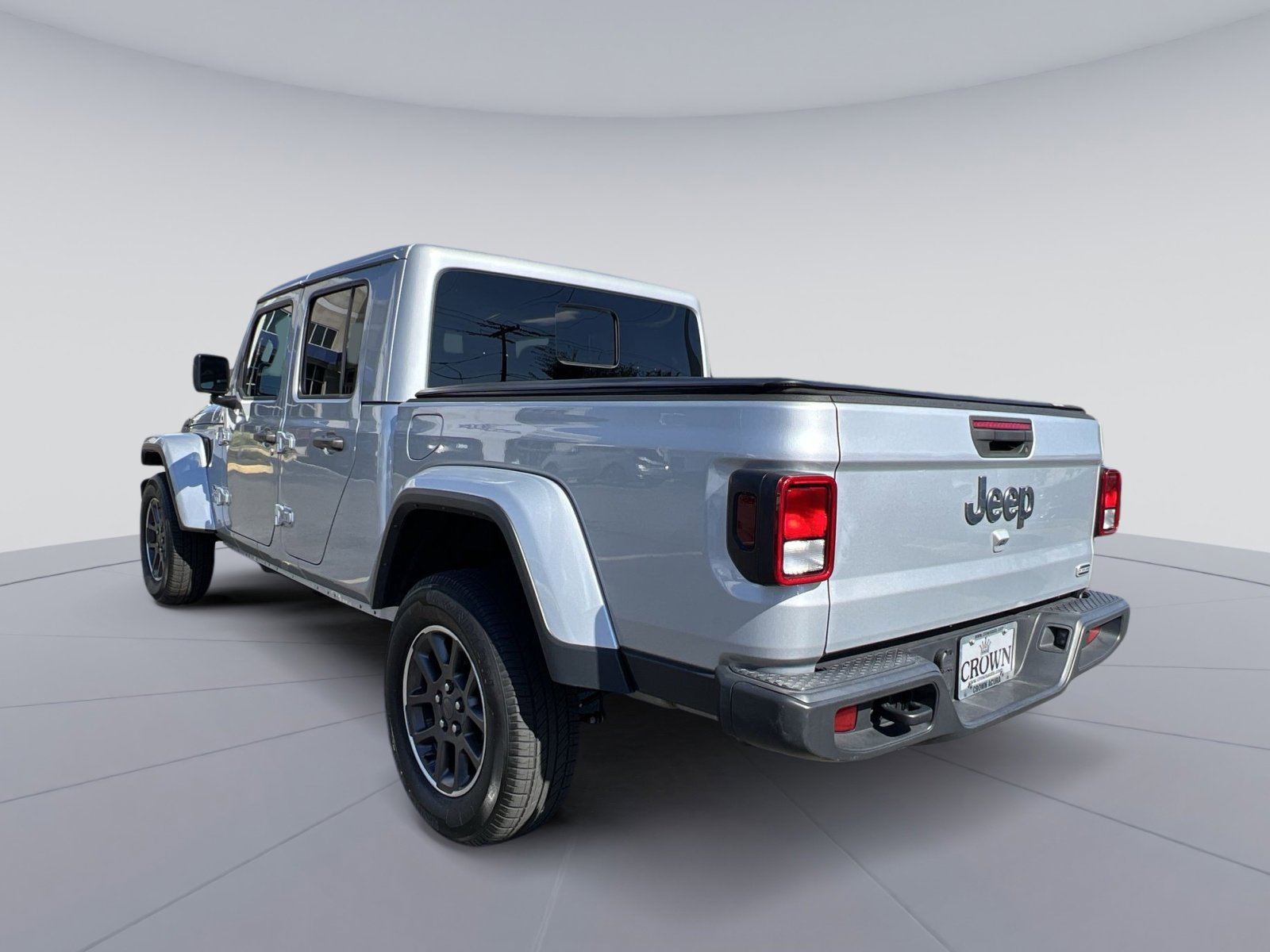 Used 2023 Jeep Gladiator Overland image 7