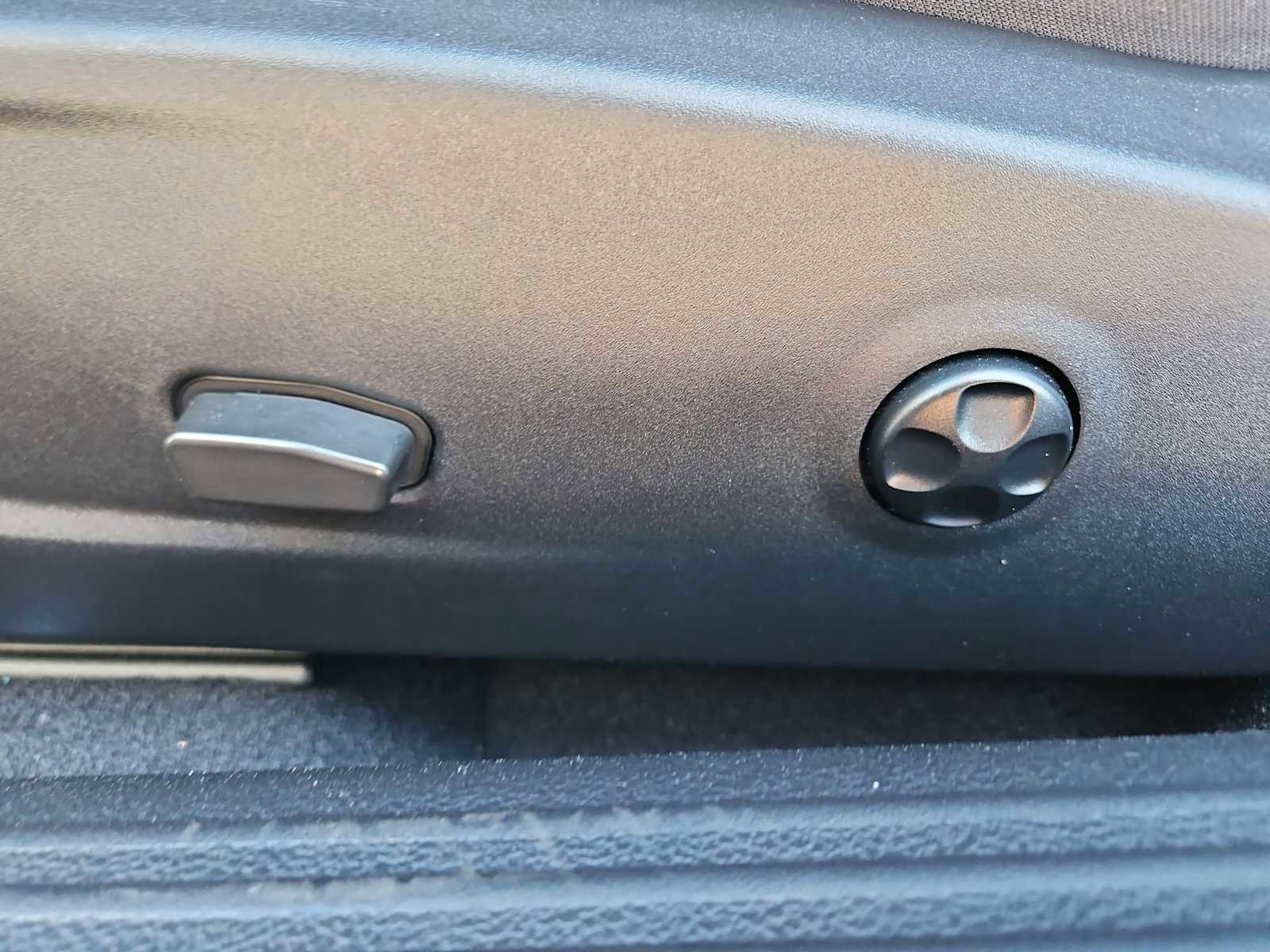 Used 2021 Dodge Challenger GT w/ Plus Package image 17