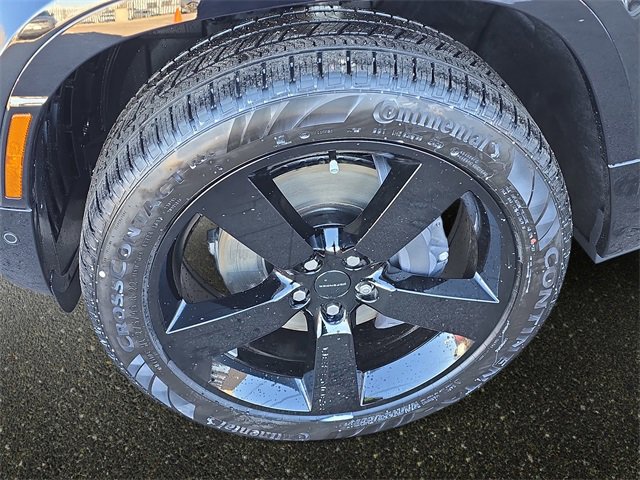 New 2026 Land Rover Defender 110 X-Dynamic SE image 19