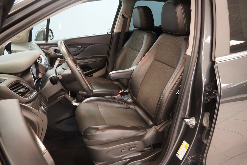 Used 2016 Buick Encore Convenience AWD/4WD image 3