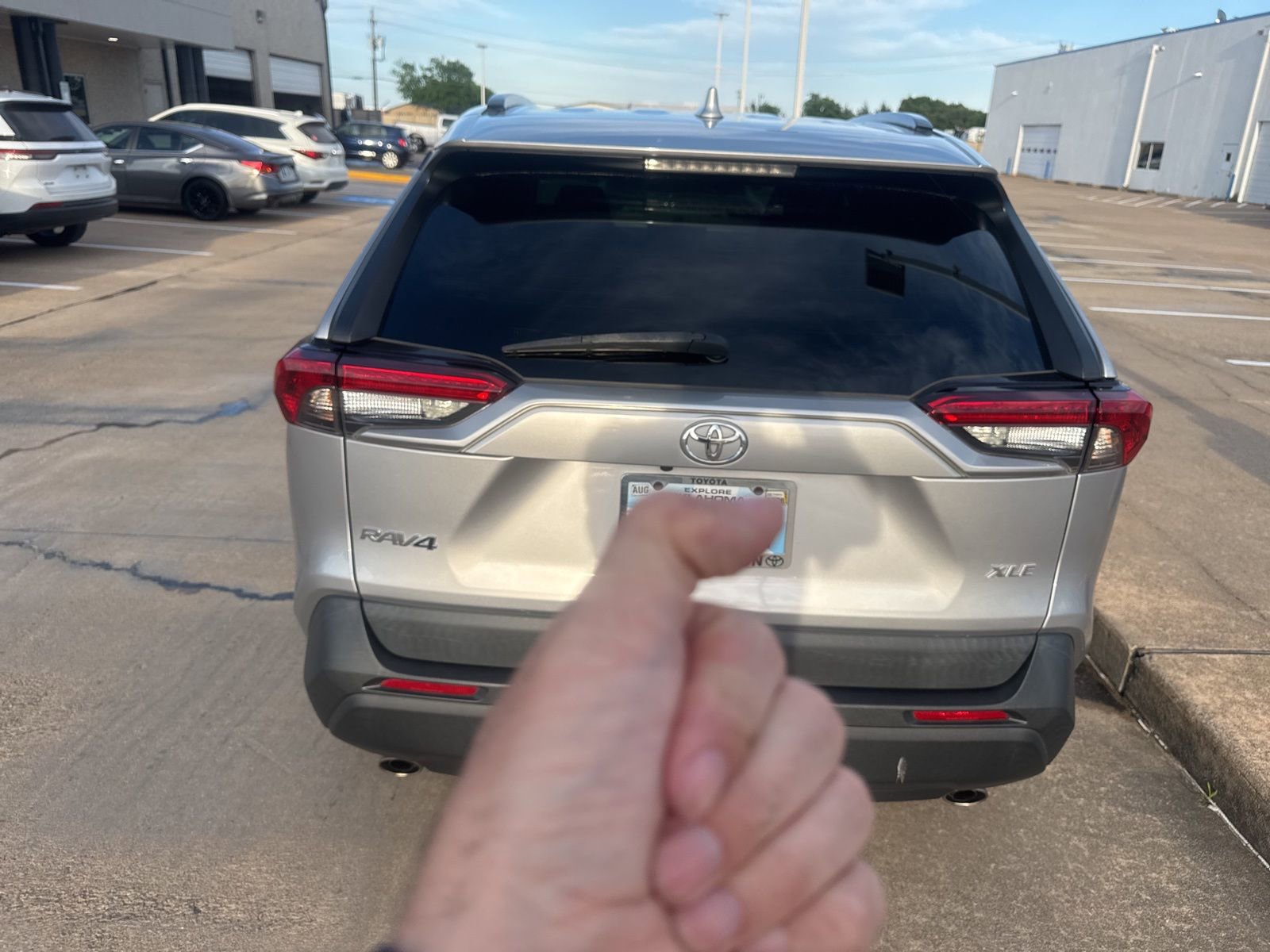 Used 2019 Toyota RAV4 XLE Premium FWD image 4