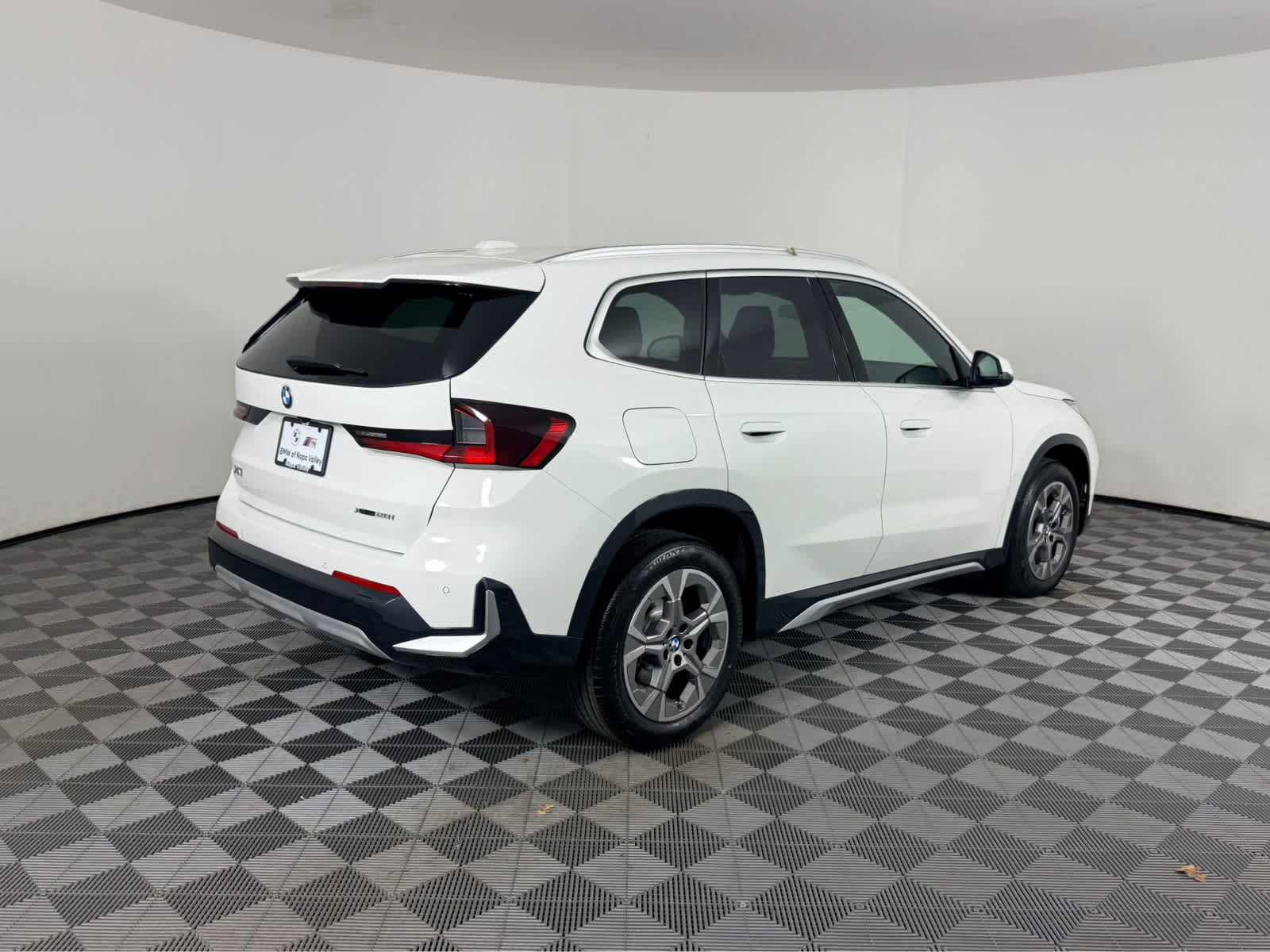 New 2027 BMW X1 xDrive28i AWD/4WD image 3
