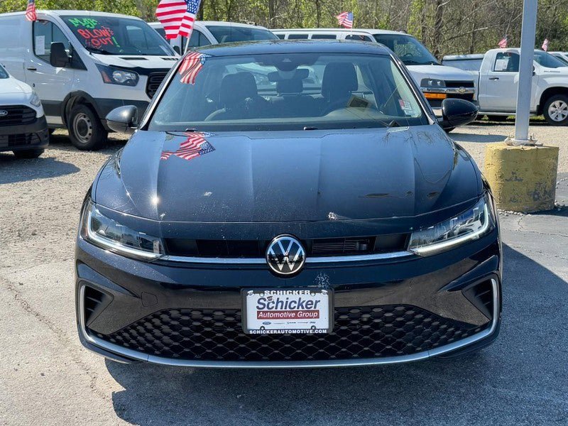 Used 2025 Volkswagen Jetta S image 9
