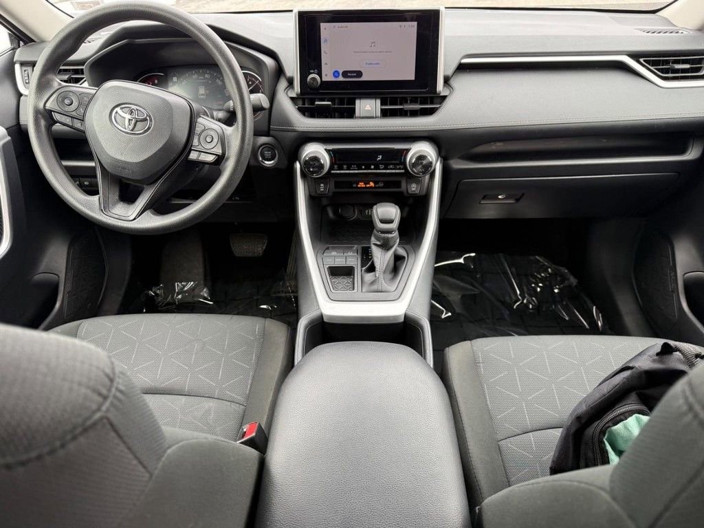 Used 2025 Toyota RAV4 XLE image 12