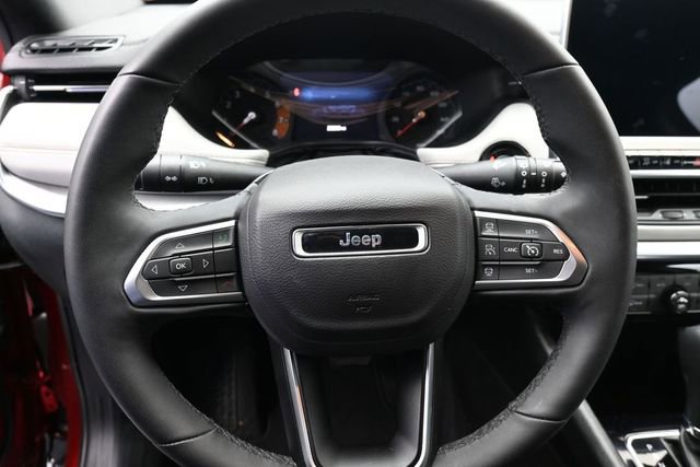 Used 2025 Jeep Compass Limited AWD/4WD image 39
