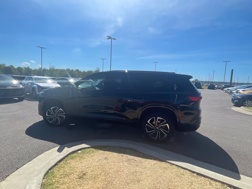 Used 2025 Buick Enclave Sport Touring FWD image 7