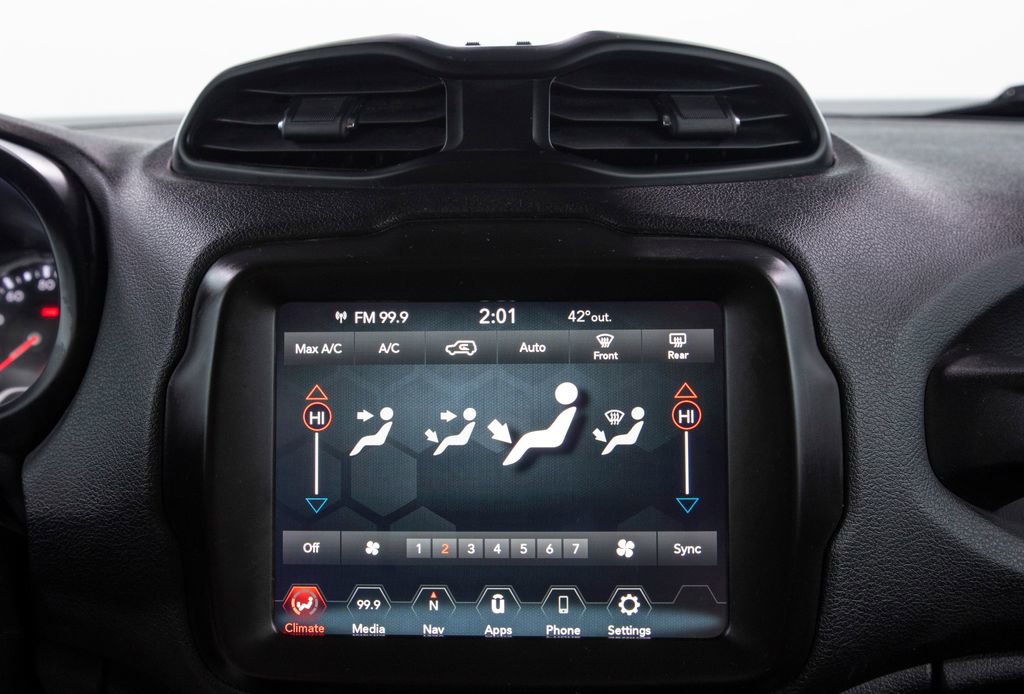 Used 2023 Jeep Renegade Latitude AWD/4WD image 26