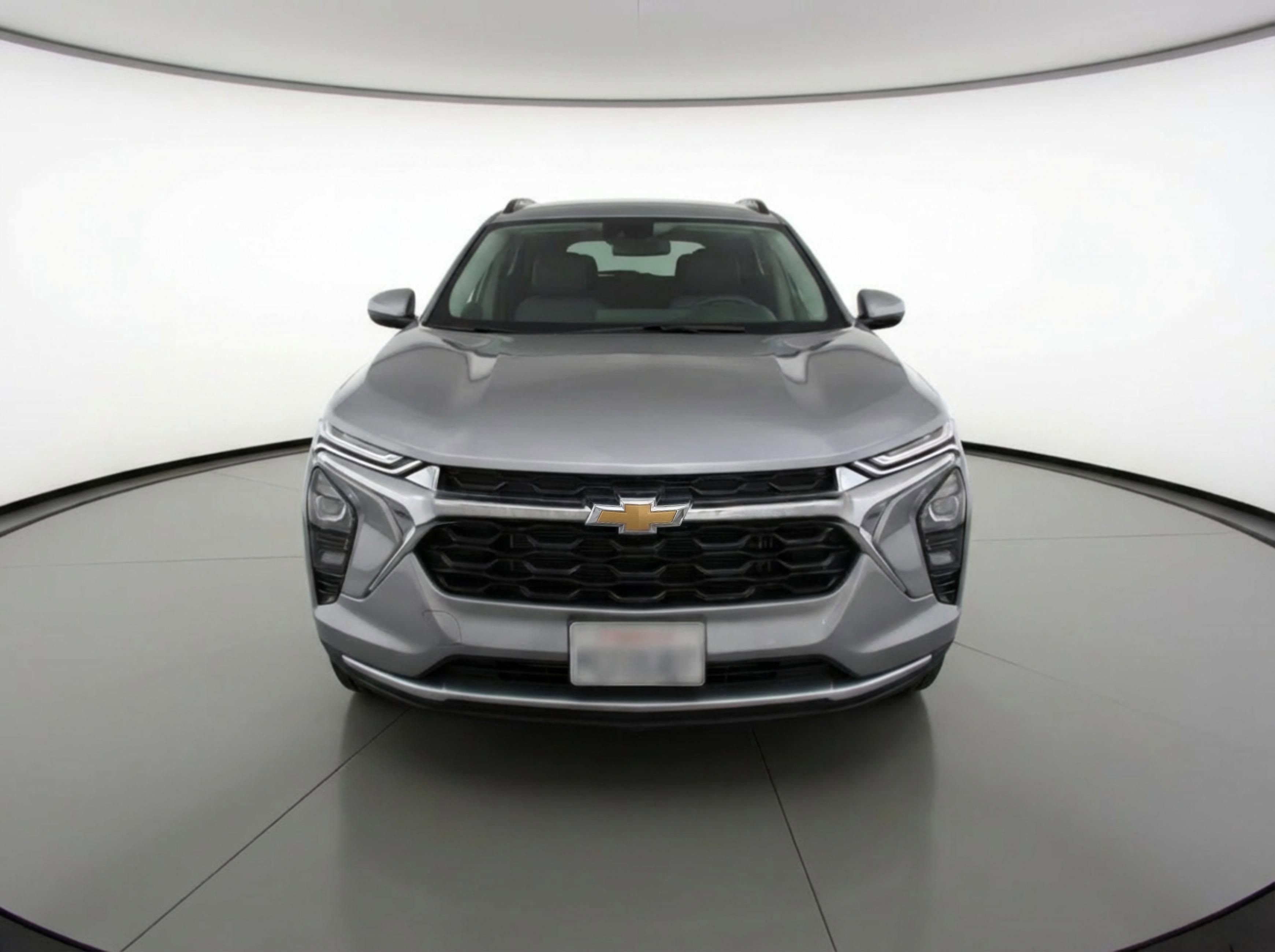 Used 2025 Chevrolet Trax LT w/ LT Convenience Package image 2