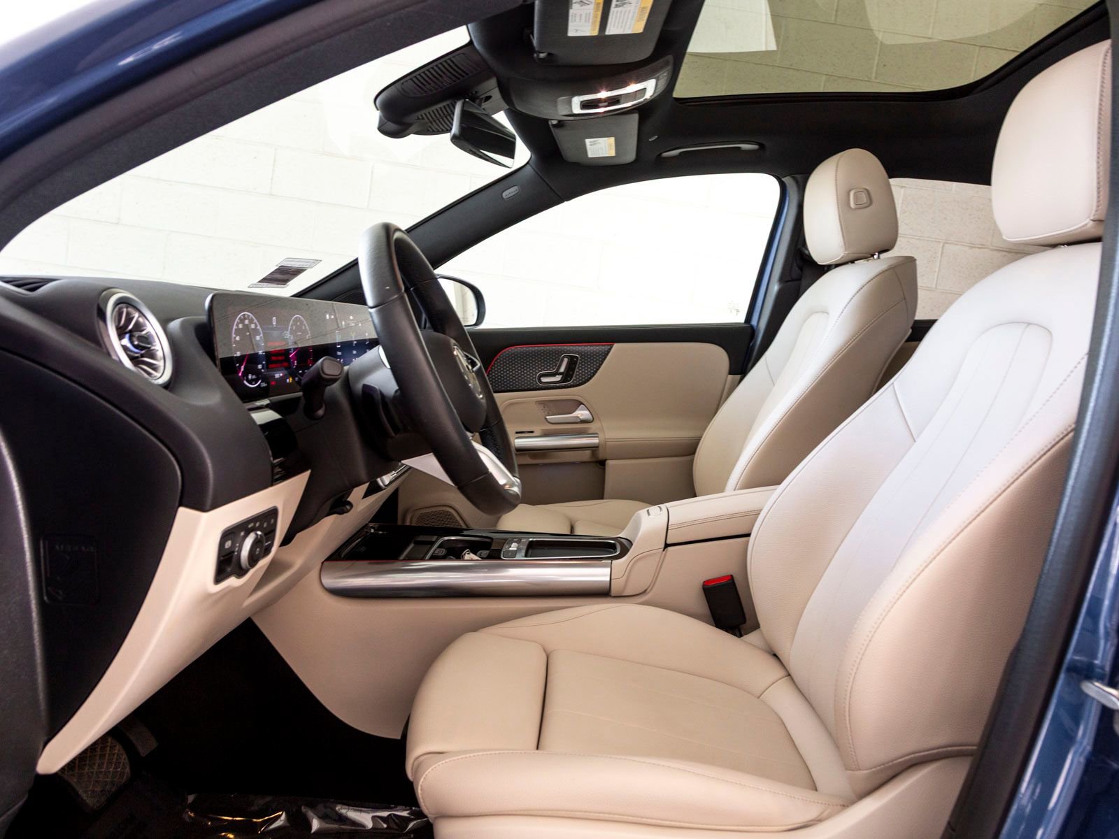 Used 2025 Mercedes-Benz GLA 250 image 16