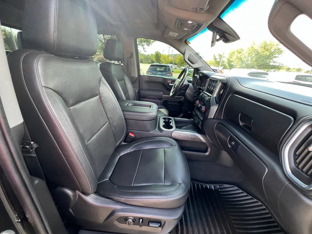 Used 2020 Chevrolet Silverado 1500 LTZ w/ LTZ Premium Package AWD/4WD image 30