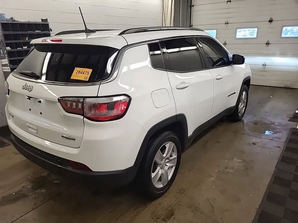 Used 2022 Jeep Compass Latitude w/ Sun and Sound Group image 4