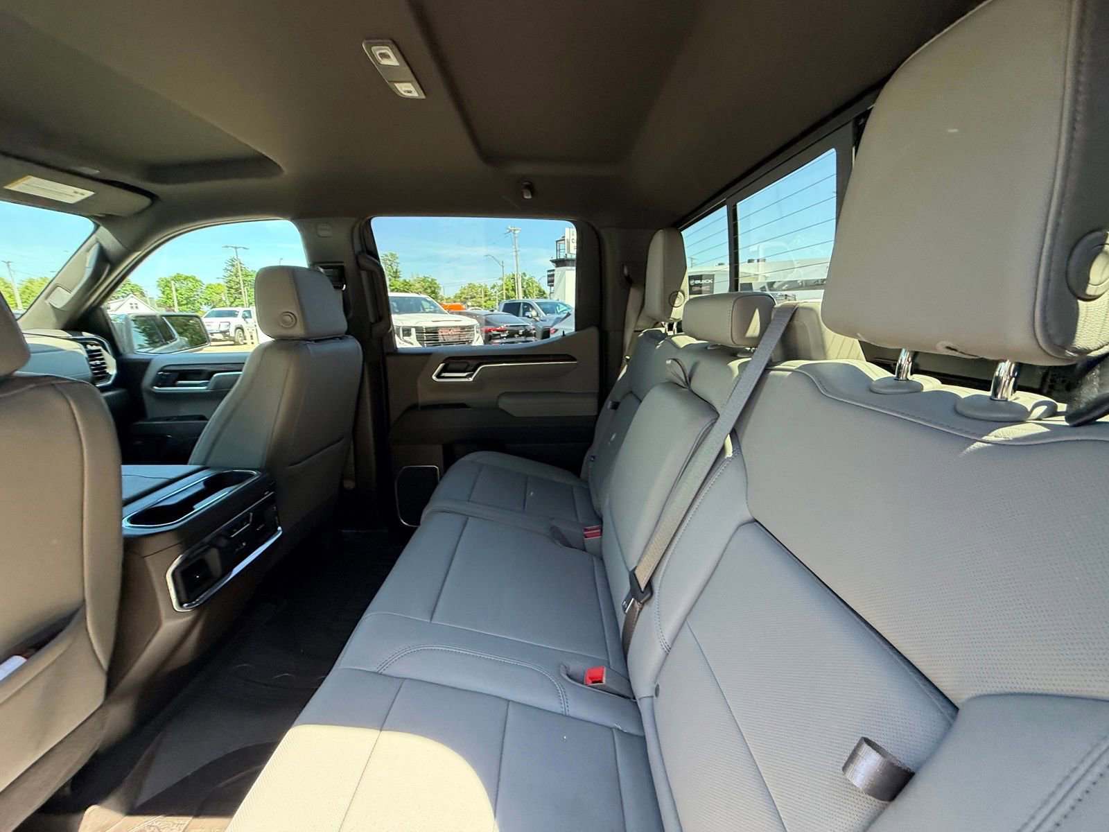 Used 2026 GMC Sierra 1500 SLT w/ SLT Premium Plus Package AWD/4WD image 5
