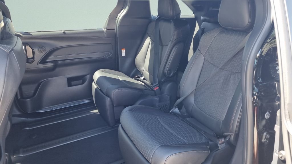 New 2026 Toyota Sienna Limited FWD image 10