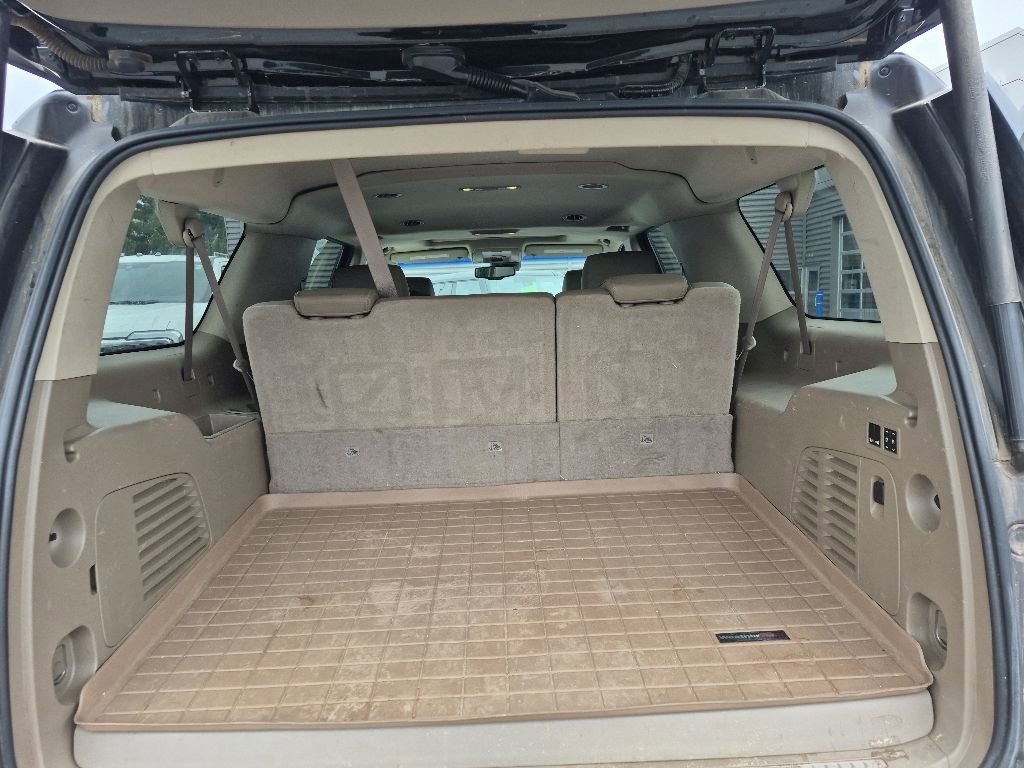Used 2016 Chevrolet Suburban LT w/ Luxury Package AWD/4WD image 9