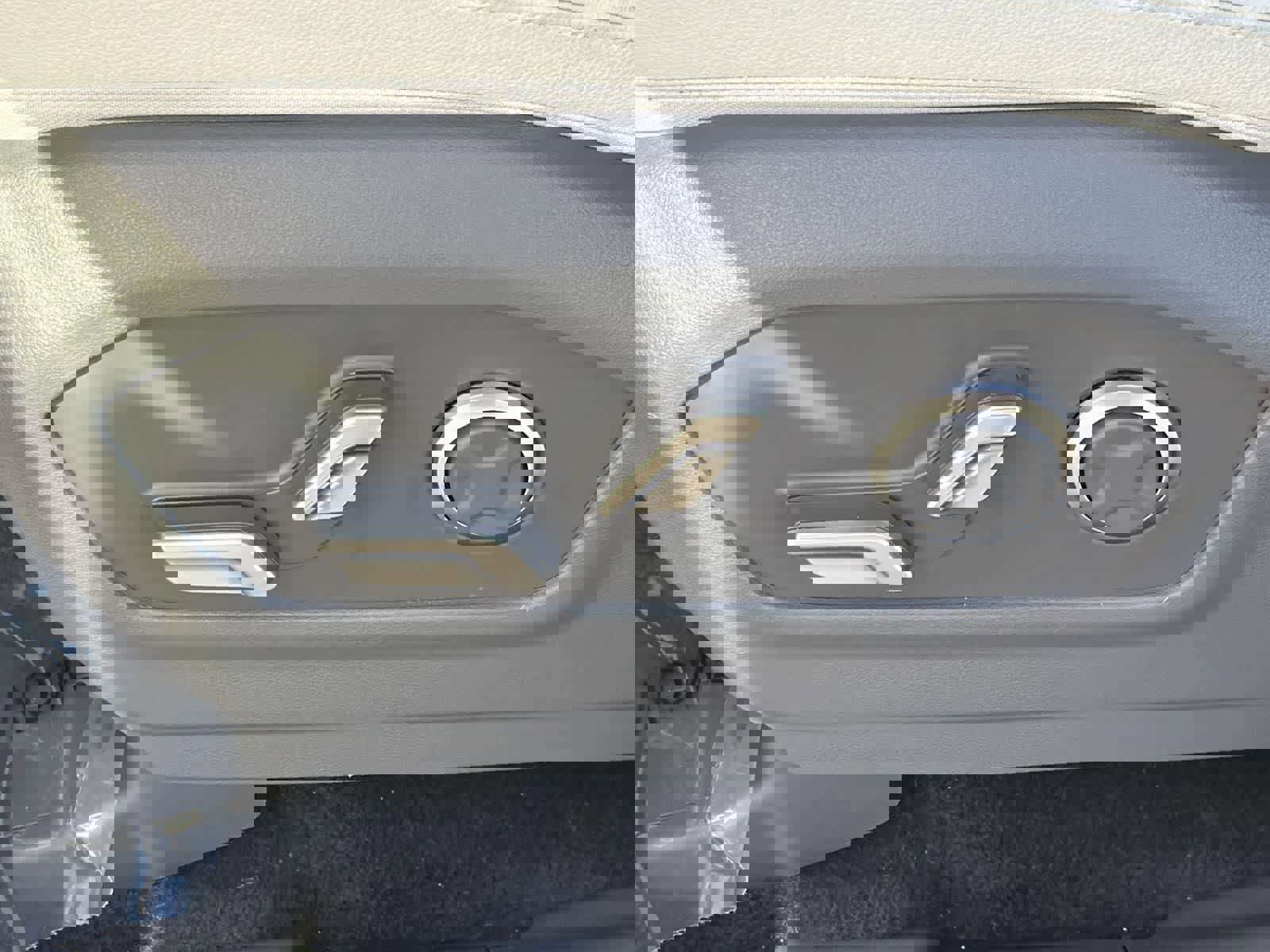 Certified 2025 Hyundai Santa Fe Limited w/ Tow & Go Package image 26