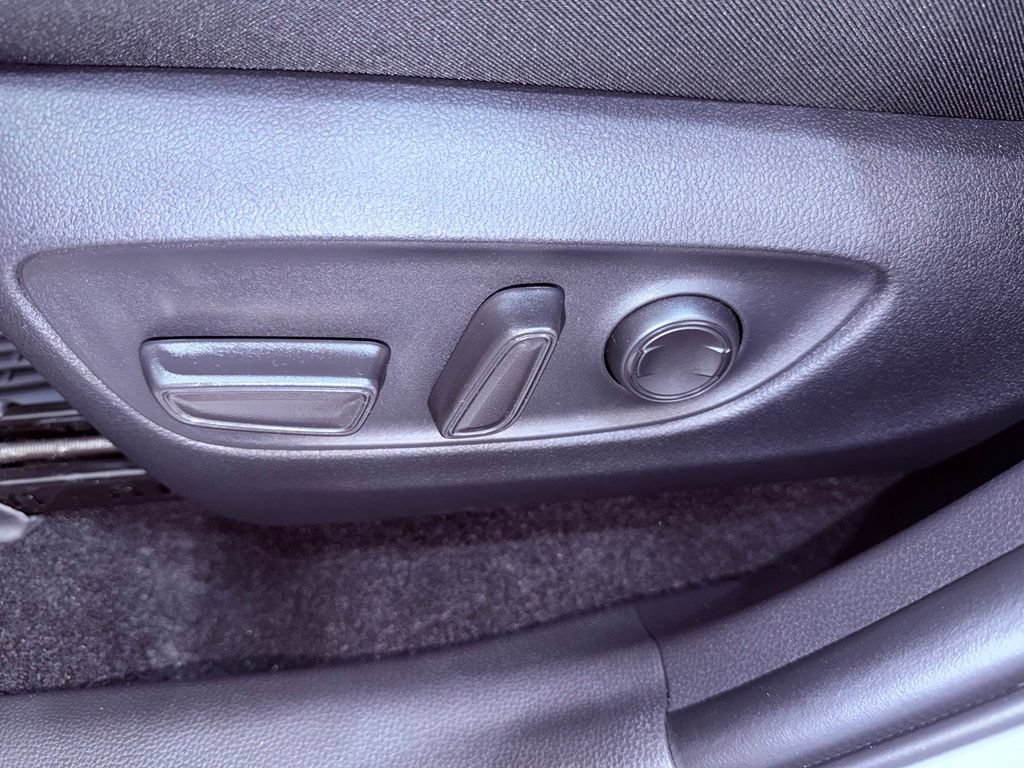 Used 2025 Toyota RAV4 XLE w/ Convenience Package AWD/4WD image 19