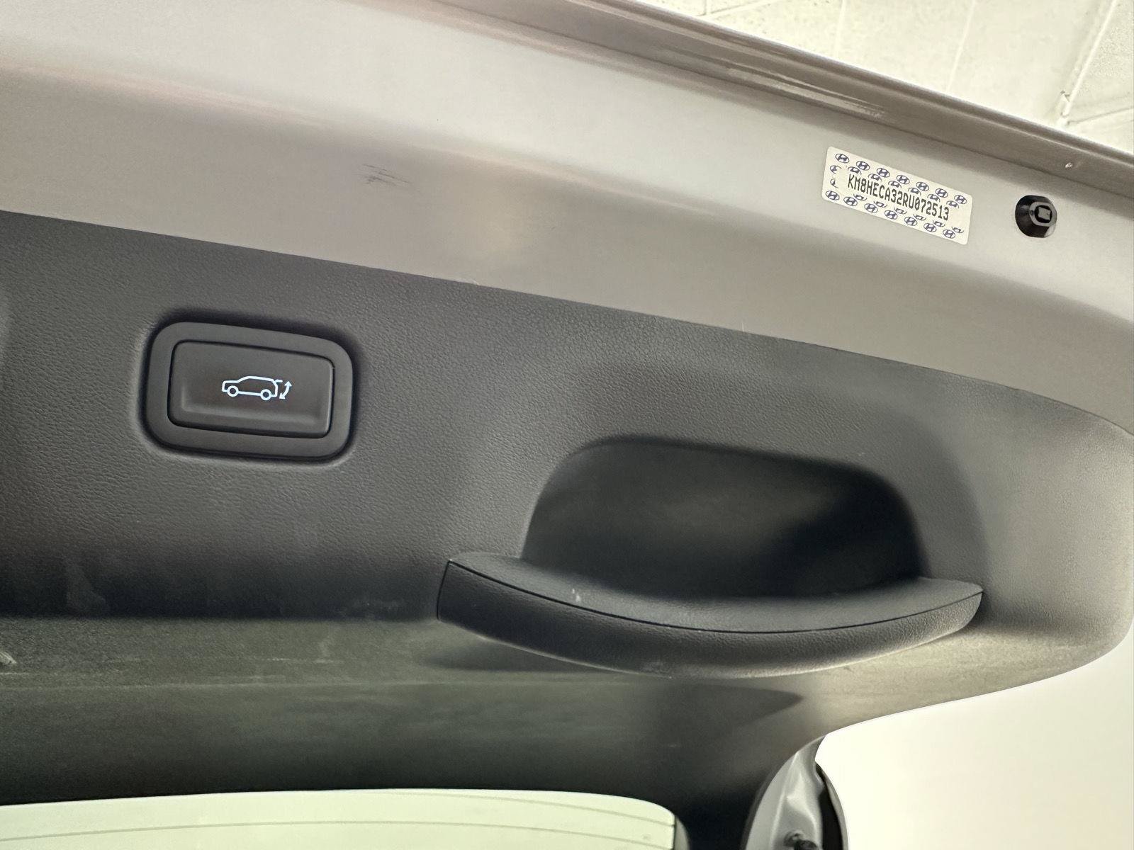 Certified 2024 Hyundai Kona Limited AWD/4WD image 34