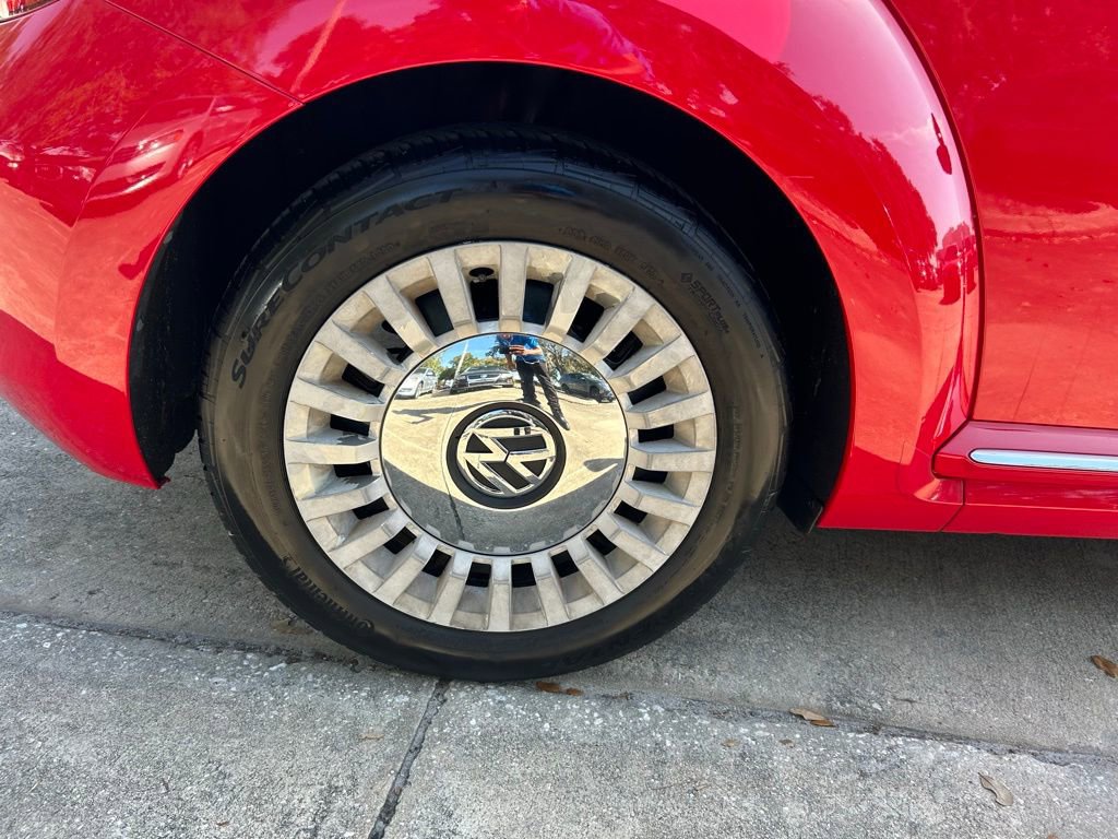 Used 2013 Volkswagen Beetle 2.5 image 24