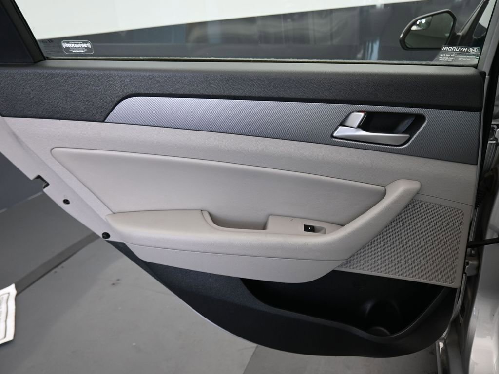Used 2016 Hyundai Sonata SE image 27